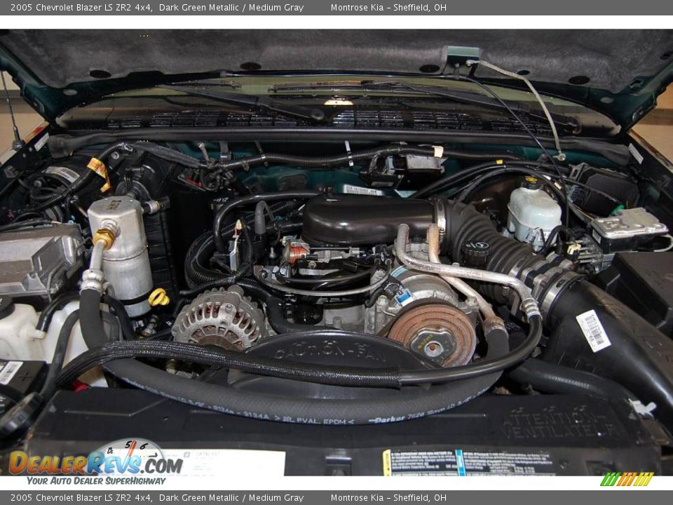 2005 Chevrolet Blazer LS ZR2 4x4 Dark Green Metallic / Medium Gray Photo #22