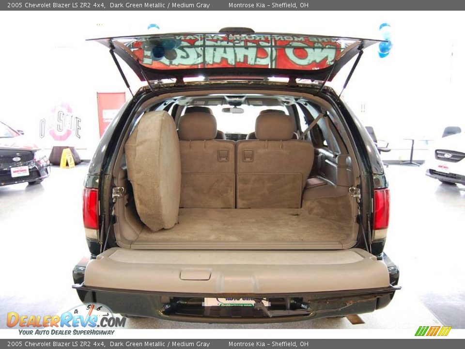 2005 Chevrolet Blazer LS ZR2 4x4 Dark Green Metallic / Medium Gray Photo #24