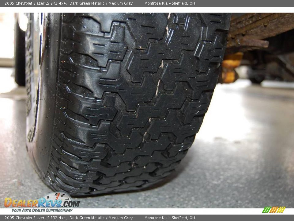 2005 Chevrolet Blazer LS ZR2 4x4 Dark Green Metallic / Medium Gray Photo #26