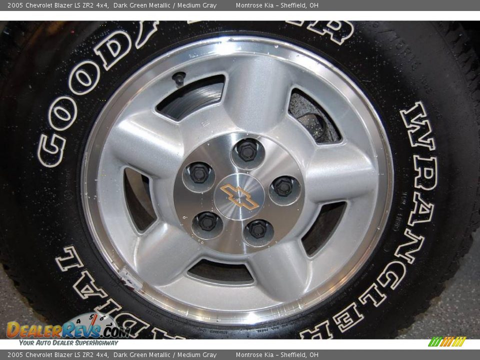 2005 Chevrolet Blazer LS ZR2 4x4 Dark Green Metallic / Medium Gray Photo #29