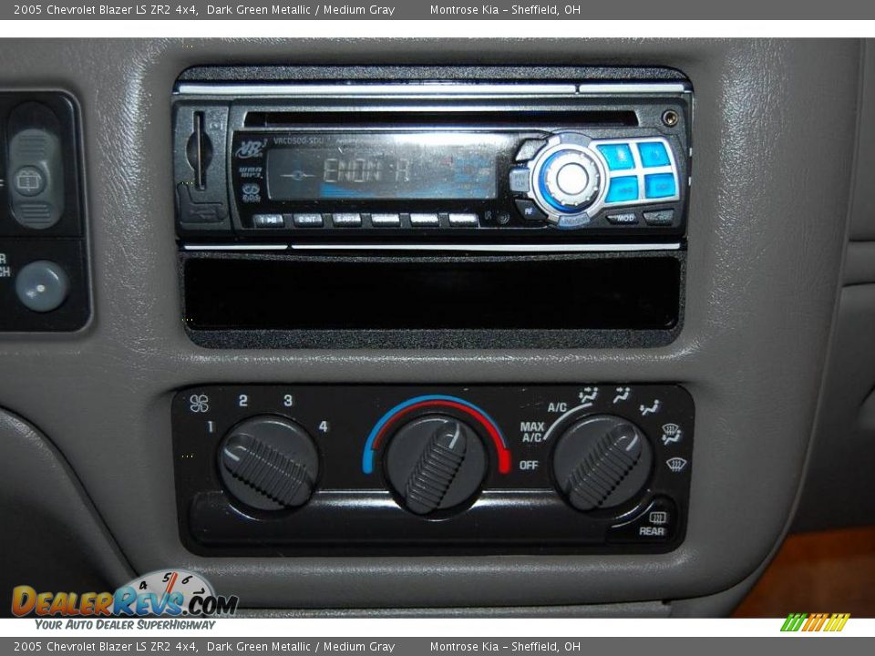 2005 Chevrolet Blazer LS ZR2 4x4 Dark Green Metallic / Medium Gray Photo #36