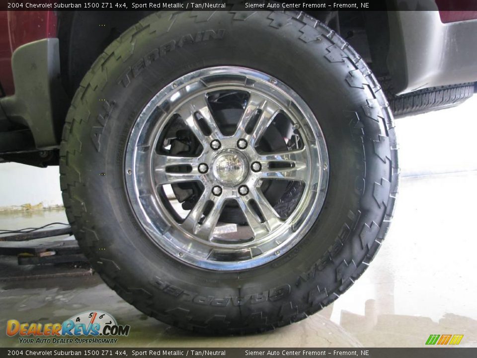 2004 Chevrolet Suburban 1500 Z71 4x4 Sport Red Metallic / Tan/Neutral Photo #5