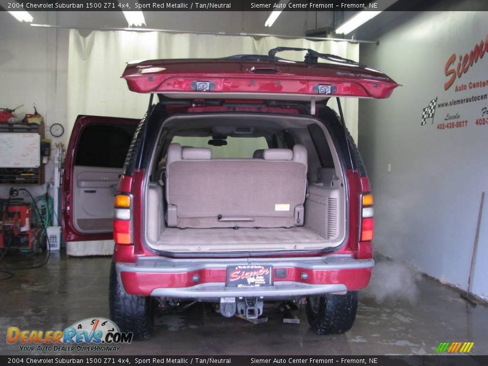 2004 Chevrolet Suburban 1500 Z71 4x4 Sport Red Metallic / Tan/Neutral Photo #8