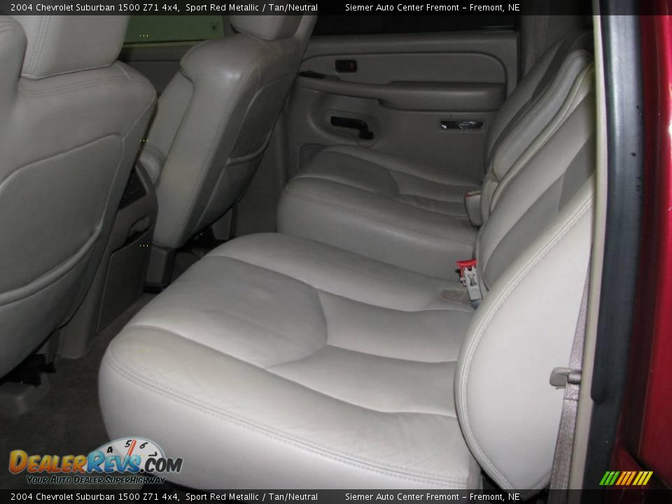 2004 Chevrolet Suburban 1500 Z71 4x4 Sport Red Metallic / Tan/Neutral Photo #11