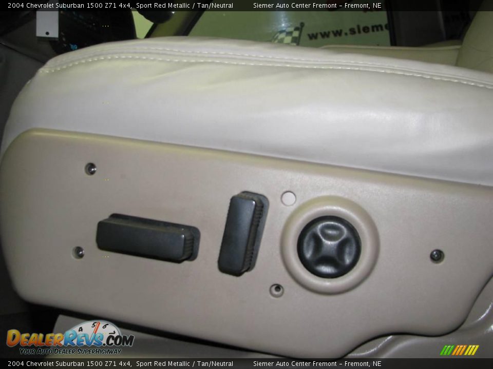 2004 Chevrolet Suburban 1500 Z71 4x4 Sport Red Metallic / Tan/Neutral Photo #15