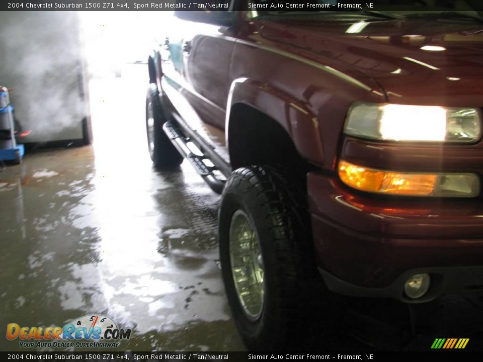 2004 Chevrolet Suburban 1500 Z71 4x4 Sport Red Metallic / Tan/Neutral Photo #29