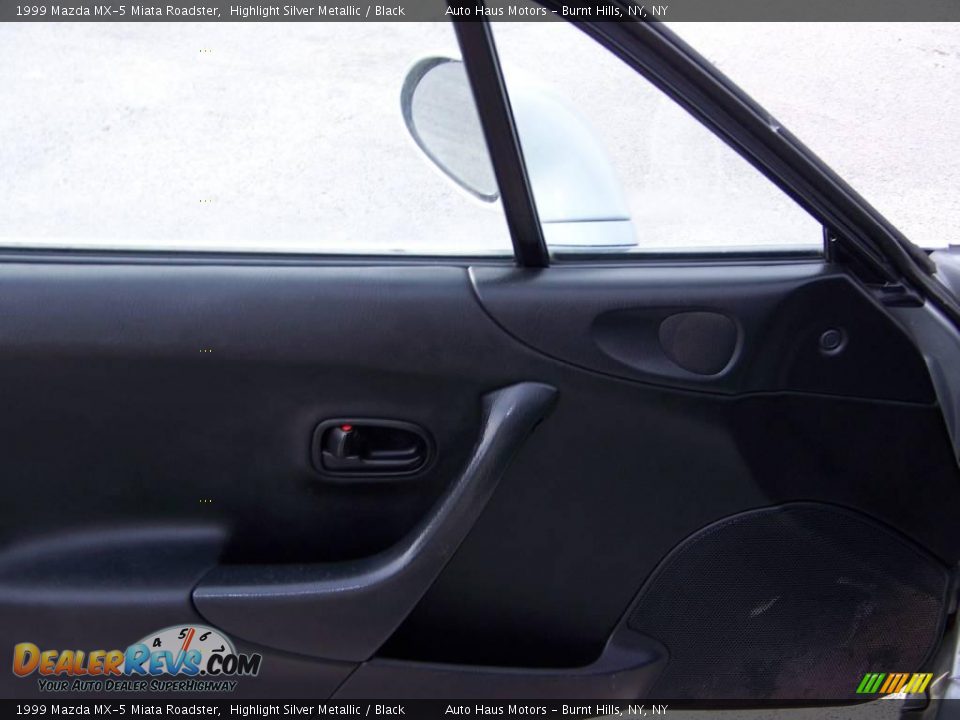 1999 Mazda MX-5 Miata Roadster Highlight Silver Metallic / Black Photo #9