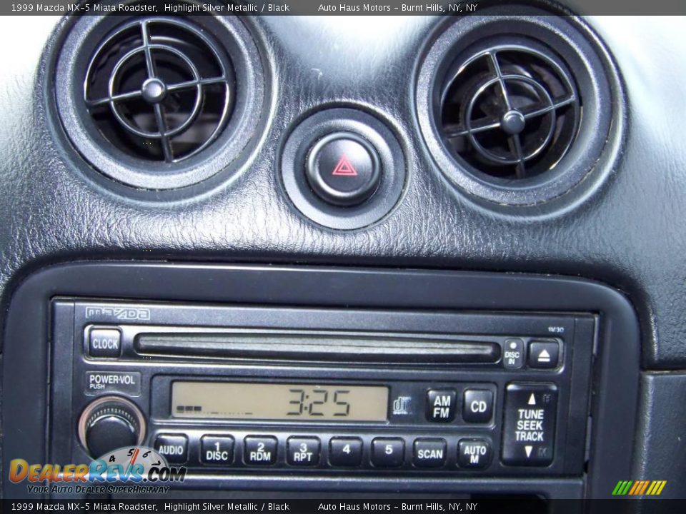 1999 Mazda MX-5 Miata Roadster Highlight Silver Metallic / Black Photo #17