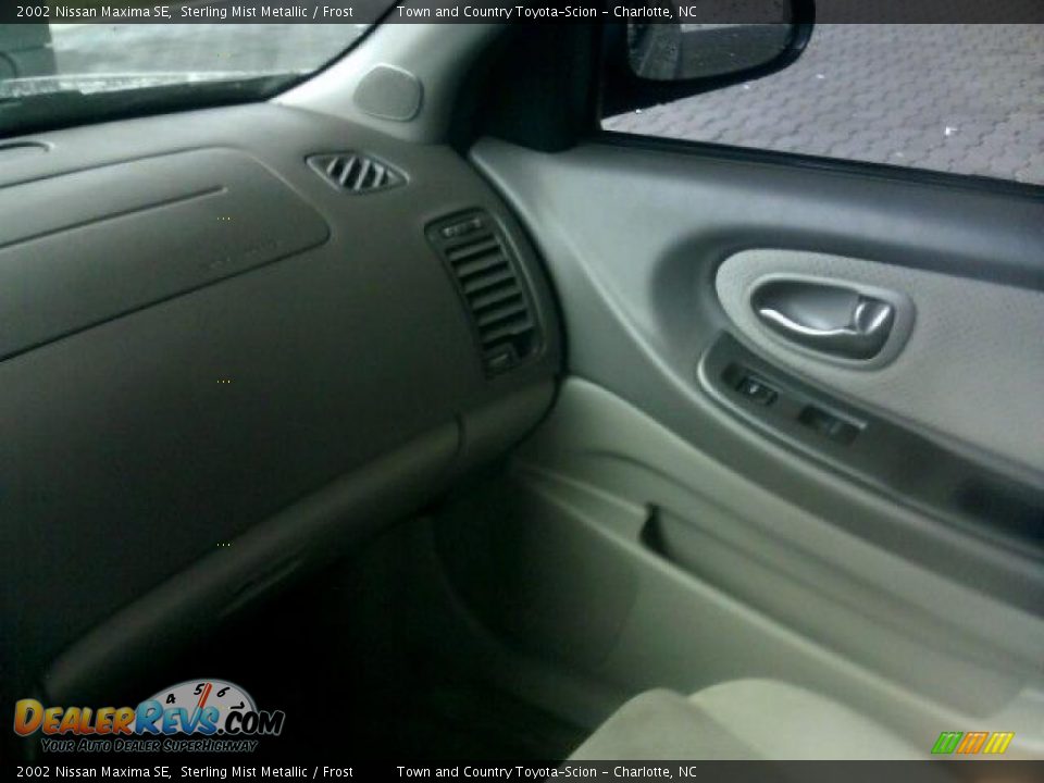 2002 Nissan Maxima SE Sterling Mist Metallic / Frost Photo #12