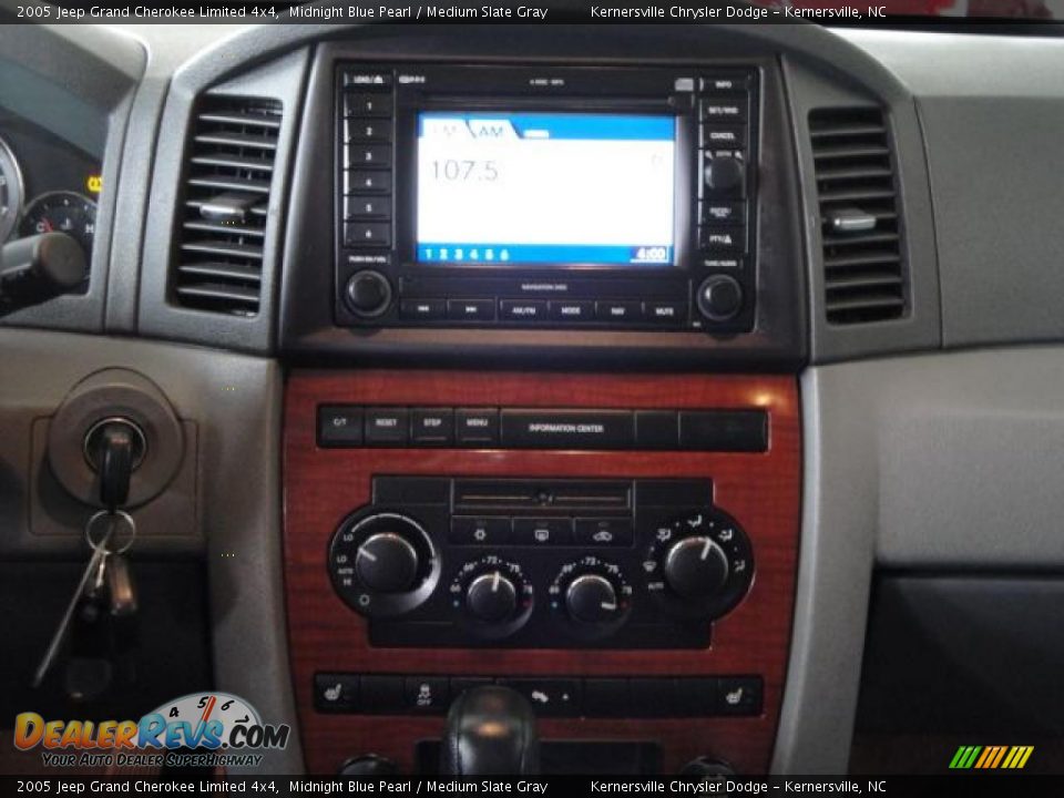 2005 Jeep Grand Cherokee Limited 4x4 Midnight Blue Pearl / Medium Slate Gray Photo #10