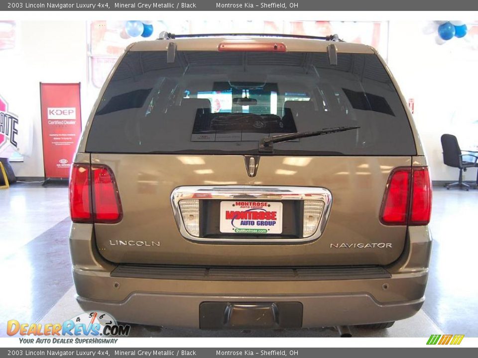 2003 Lincoln Navigator Luxury 4x4 Mineral Grey Metallic / Black Photo #6