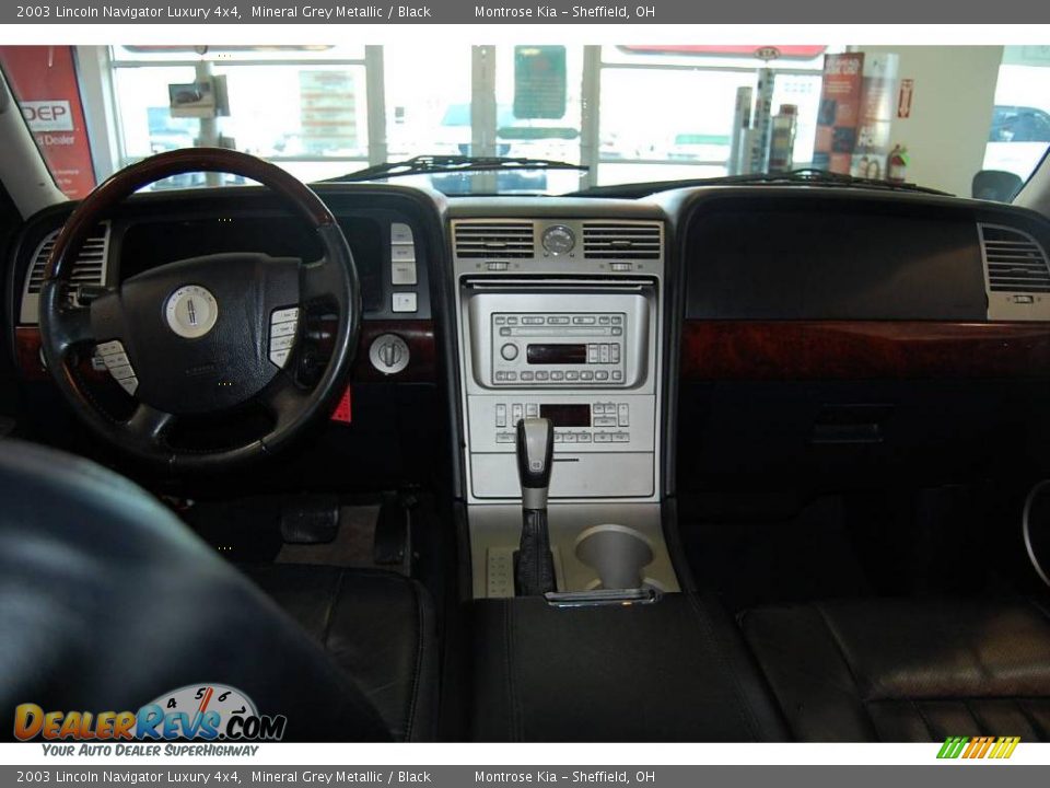 2003 Lincoln Navigator Luxury 4x4 Mineral Grey Metallic / Black Photo #13