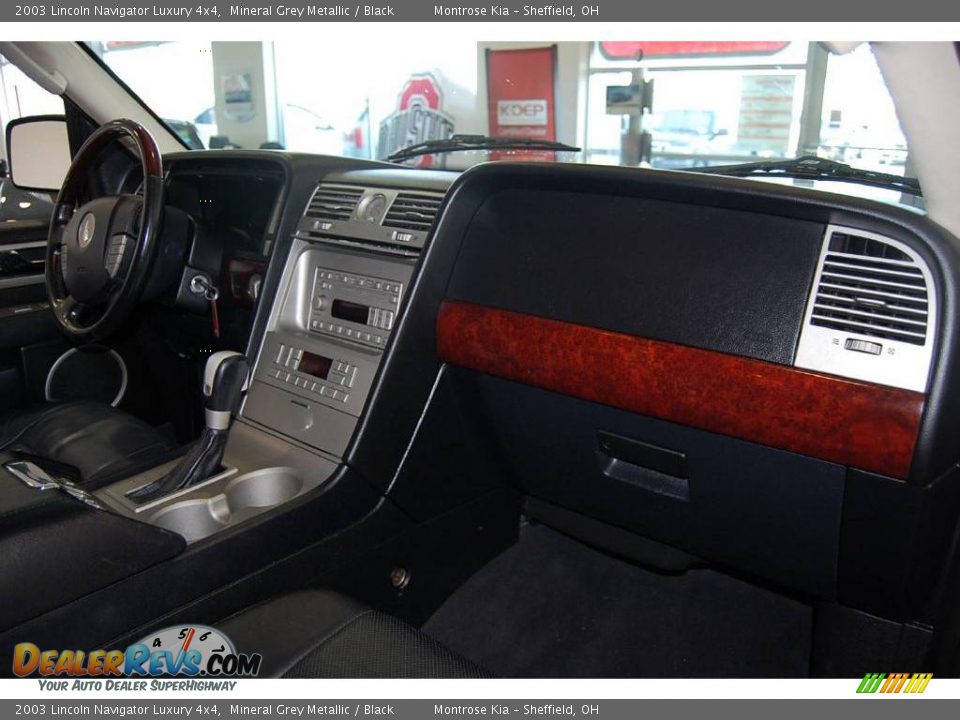 2003 Lincoln Navigator Luxury 4x4 Mineral Grey Metallic / Black Photo #15