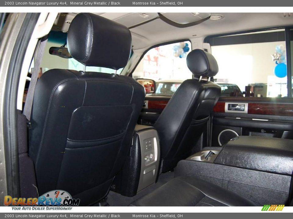 2003 Lincoln Navigator Luxury 4x4 Mineral Grey Metallic / Black Photo #18