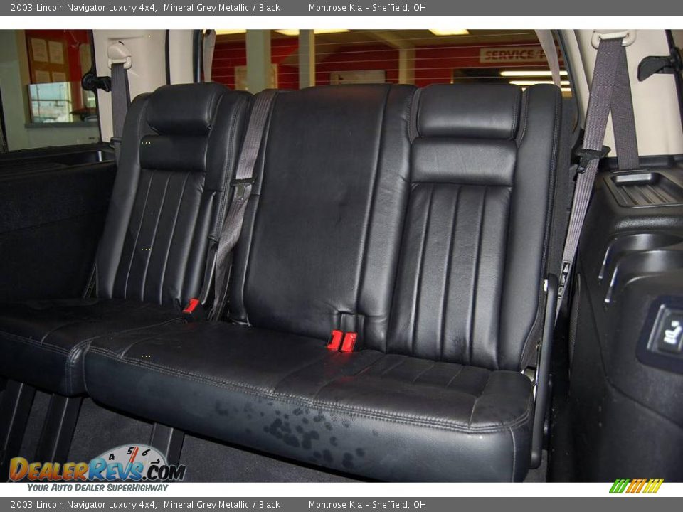 2003 Lincoln Navigator Luxury 4x4 Mineral Grey Metallic / Black Photo #25