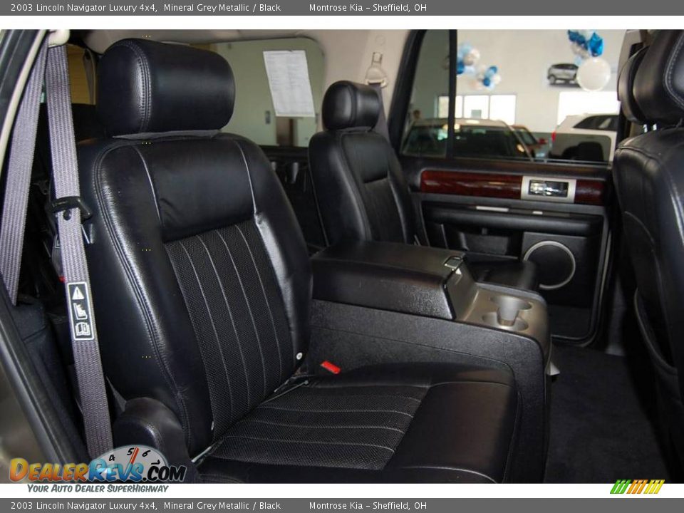2003 Lincoln Navigator Luxury 4x4 Mineral Grey Metallic / Black Photo #30