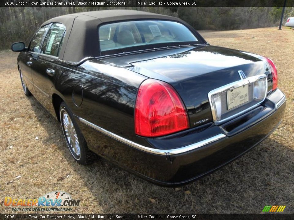 2006 Lincoln Town Car Designer Series Black / Medium Light Stone Photo #16