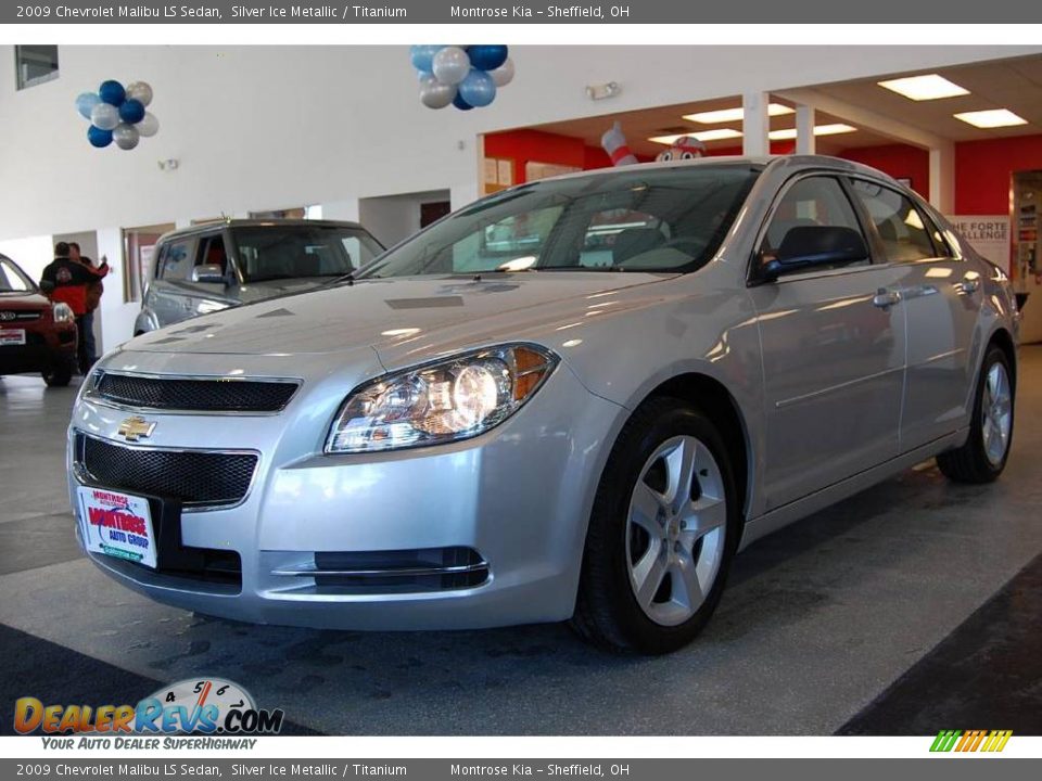 2009 Chevrolet Malibu LS Sedan Silver Ice Metallic / Titanium Photo #3