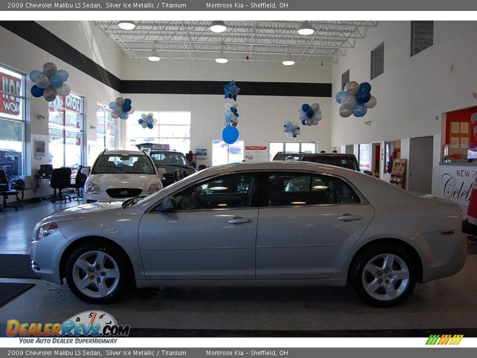 2009 Chevrolet Malibu LS Sedan Silver Ice Metallic / Titanium Photo #4