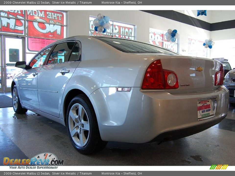 2009 Chevrolet Malibu LS Sedan Silver Ice Metallic / Titanium Photo #5