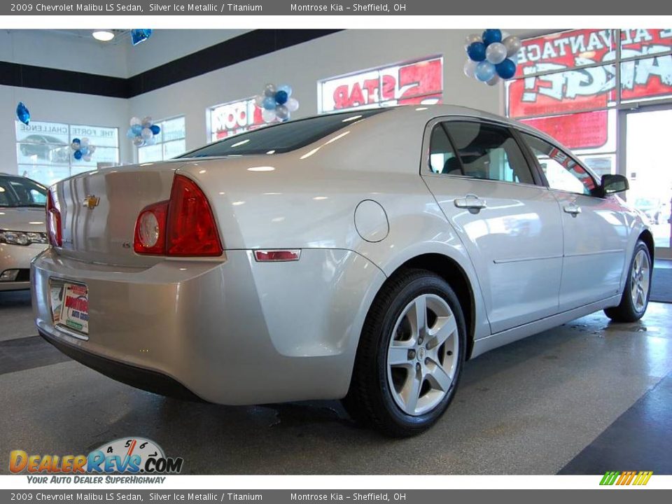 2009 Chevrolet Malibu LS Sedan Silver Ice Metallic / Titanium Photo #8