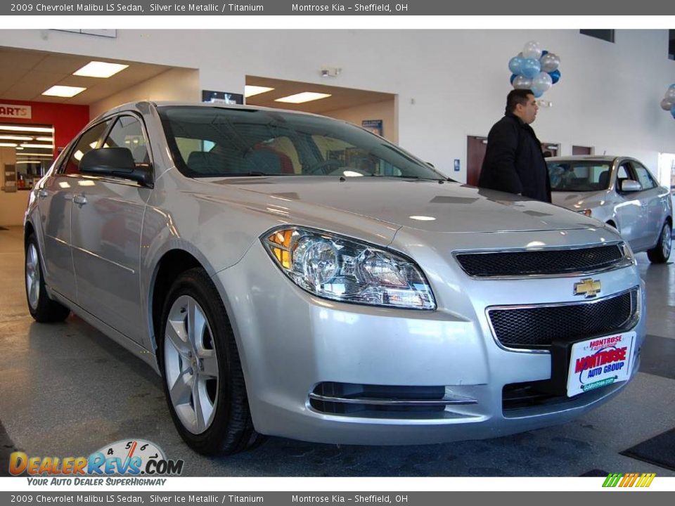 2009 Chevrolet Malibu LS Sedan Silver Ice Metallic / Titanium Photo #10