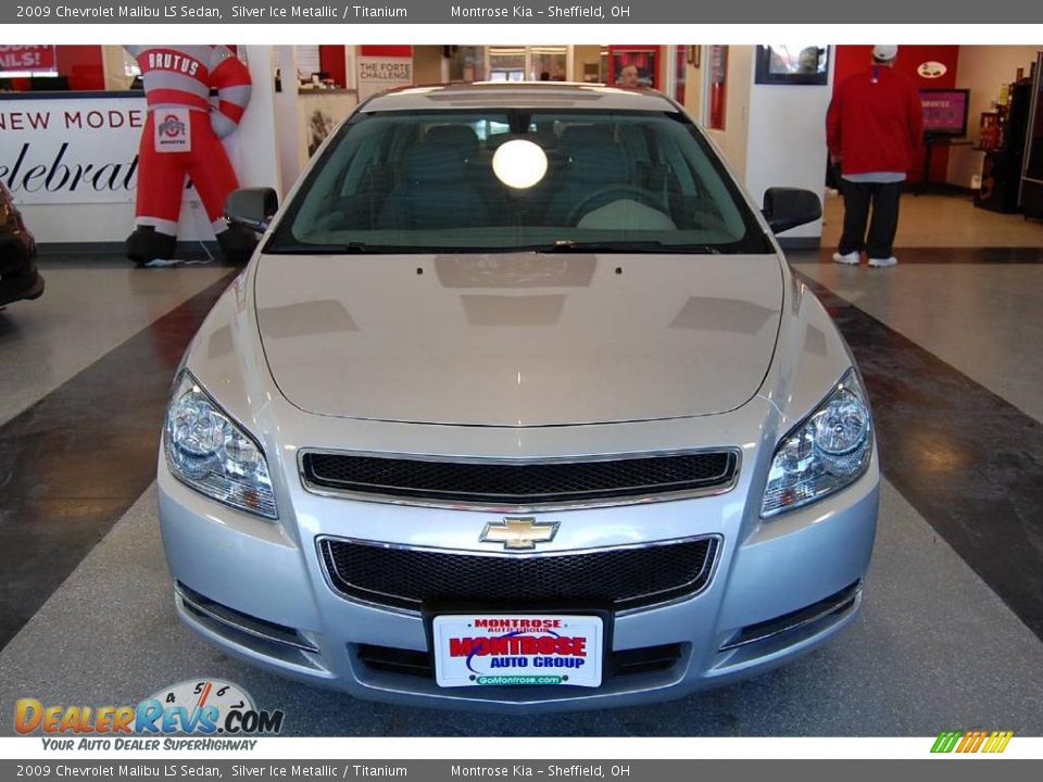 2009 Chevrolet Malibu LS Sedan Silver Ice Metallic / Titanium Photo #11