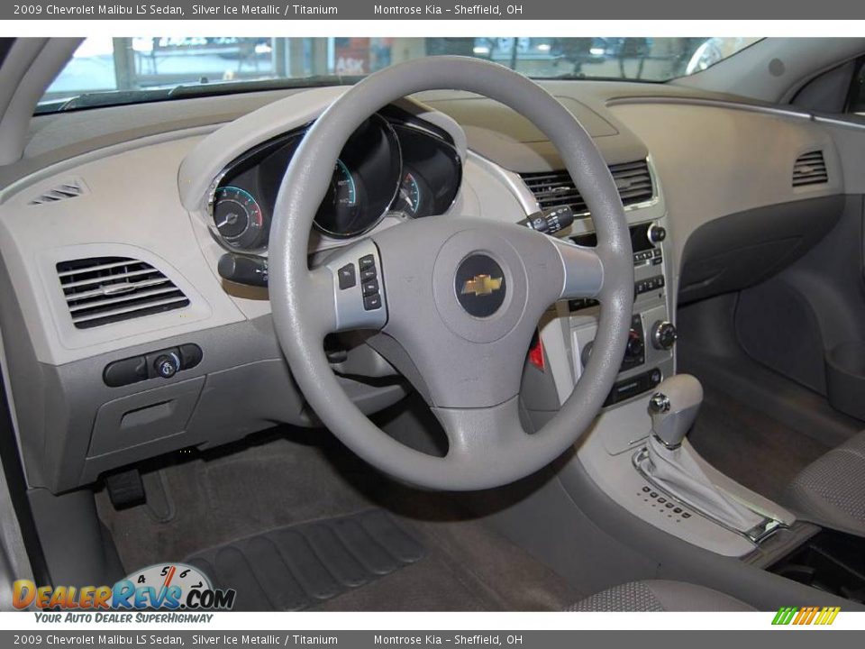 2009 Chevrolet Malibu LS Sedan Silver Ice Metallic / Titanium Photo #14