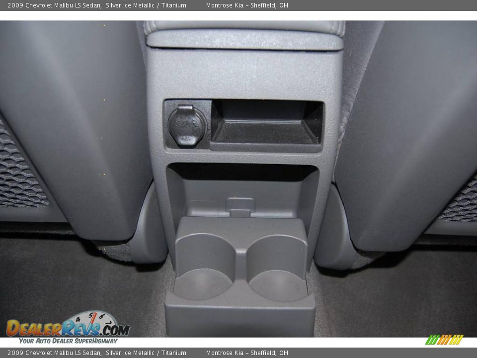 2009 Chevrolet Malibu LS Sedan Silver Ice Metallic / Titanium Photo #20