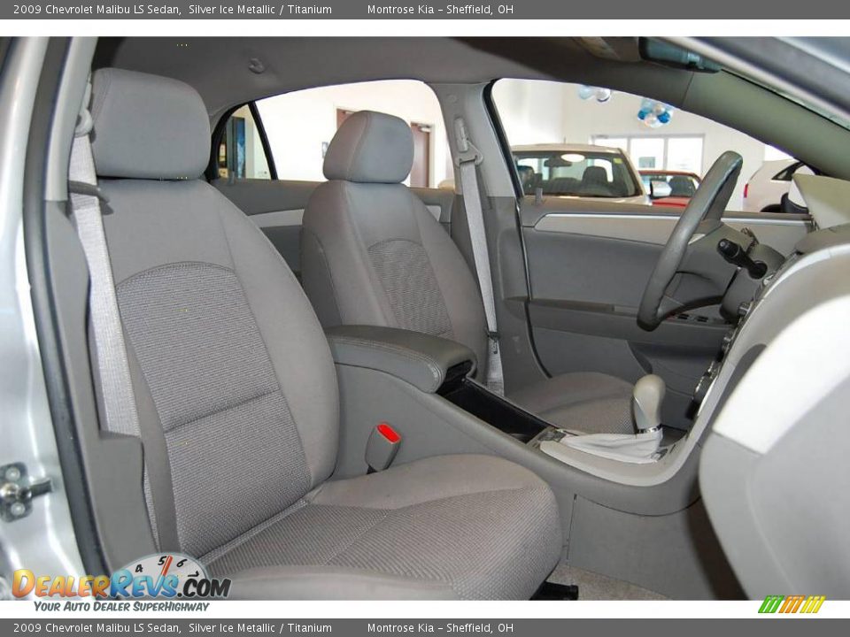 2009 Chevrolet Malibu LS Sedan Silver Ice Metallic / Titanium Photo #22