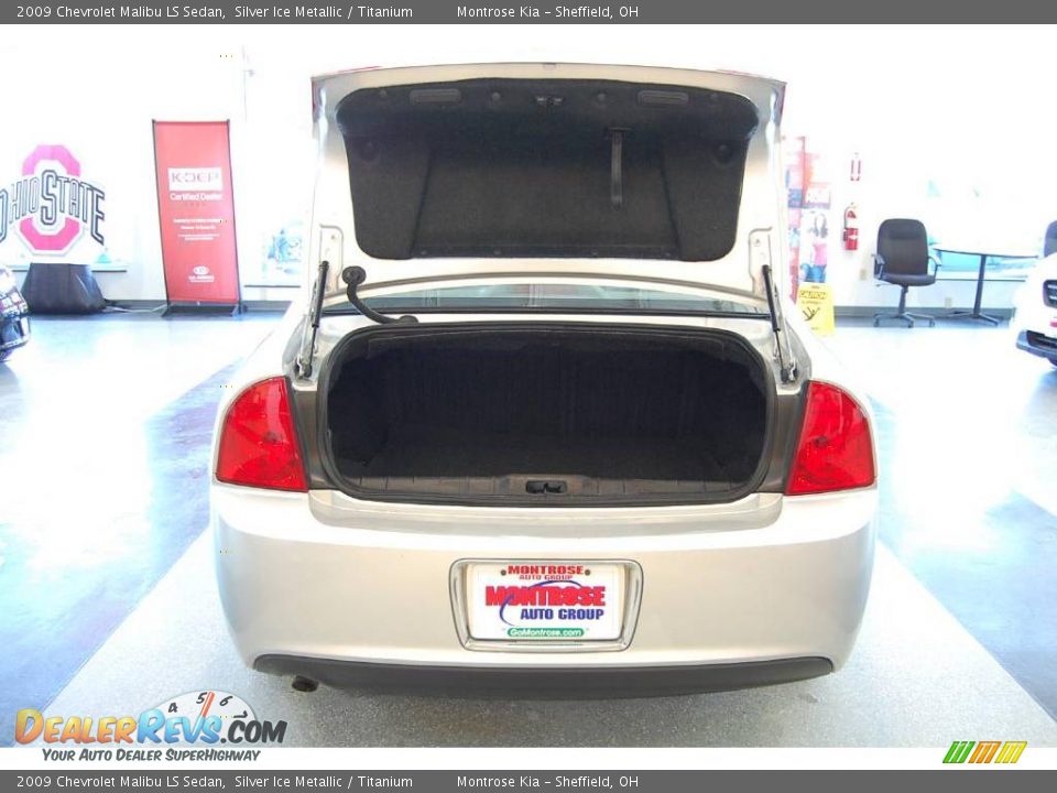 2009 Chevrolet Malibu LS Sedan Silver Ice Metallic / Titanium Photo #25