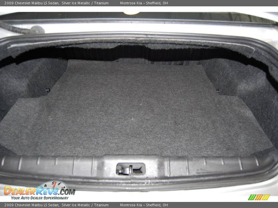 2009 Chevrolet Malibu LS Sedan Silver Ice Metallic / Titanium Photo #26