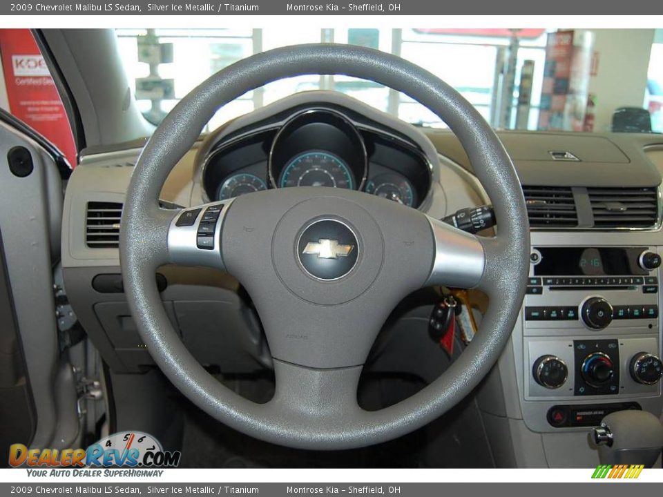 2009 Chevrolet Malibu LS Sedan Silver Ice Metallic / Titanium Photo #33