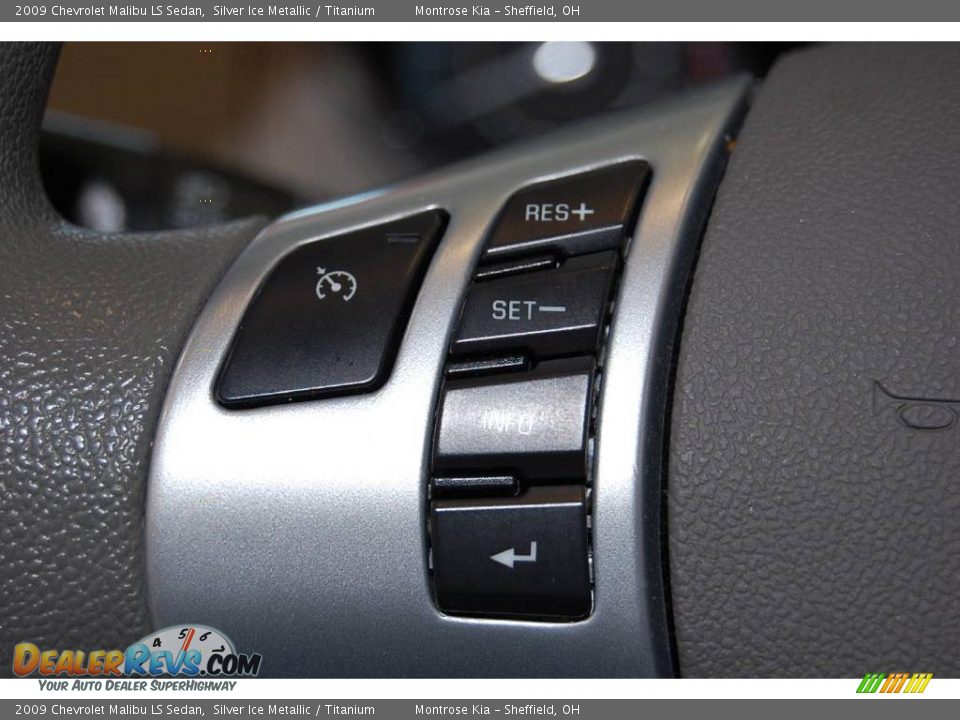 2009 Chevrolet Malibu LS Sedan Silver Ice Metallic / Titanium Photo #34