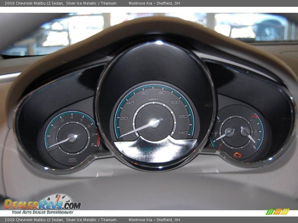 2009 Chevrolet Malibu LS Sedan Silver Ice Metallic / Titanium Photo #35
