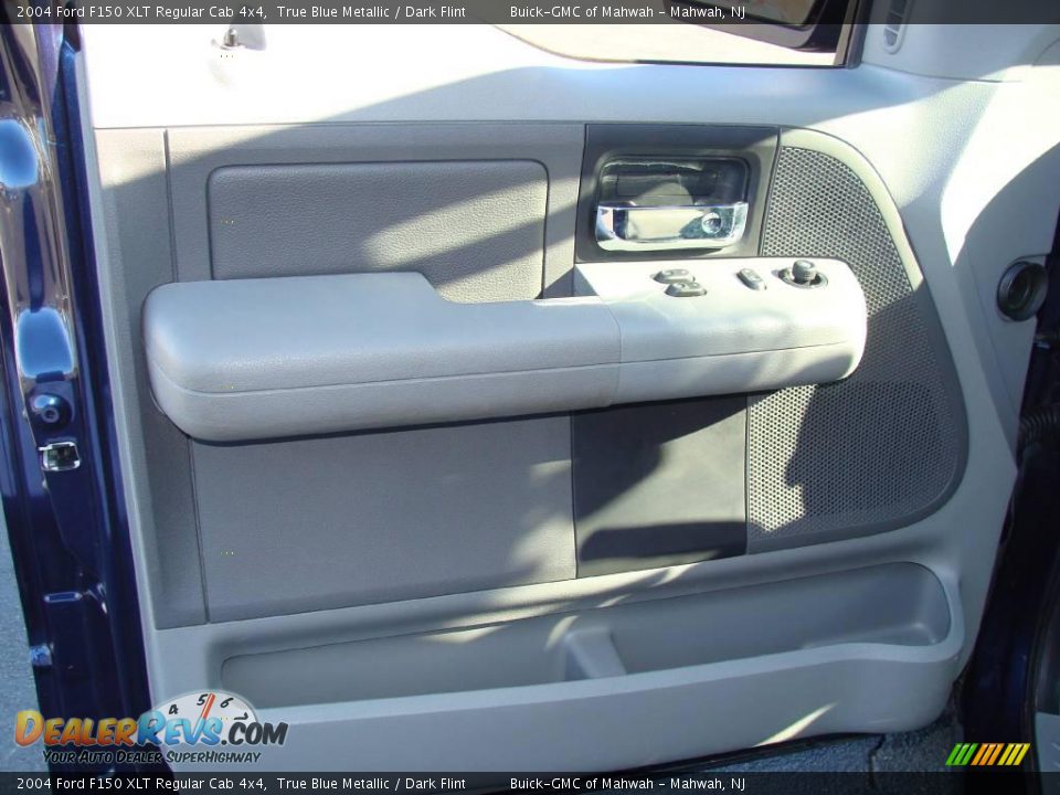 2004 Ford F150 XLT Regular Cab 4x4 True Blue Metallic / Dark Flint Photo #12
