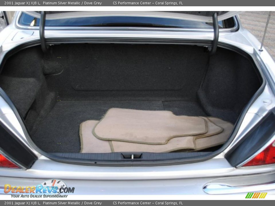 2001 Jaguar XJ XJ8 L Platinum Silver Metallic / Dove Grey Photo #32