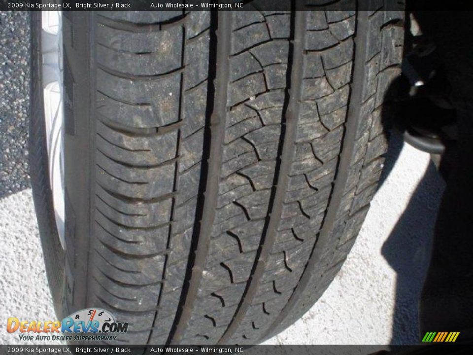 2009 Kia Sportage LX Bright Silver / Black Photo #5