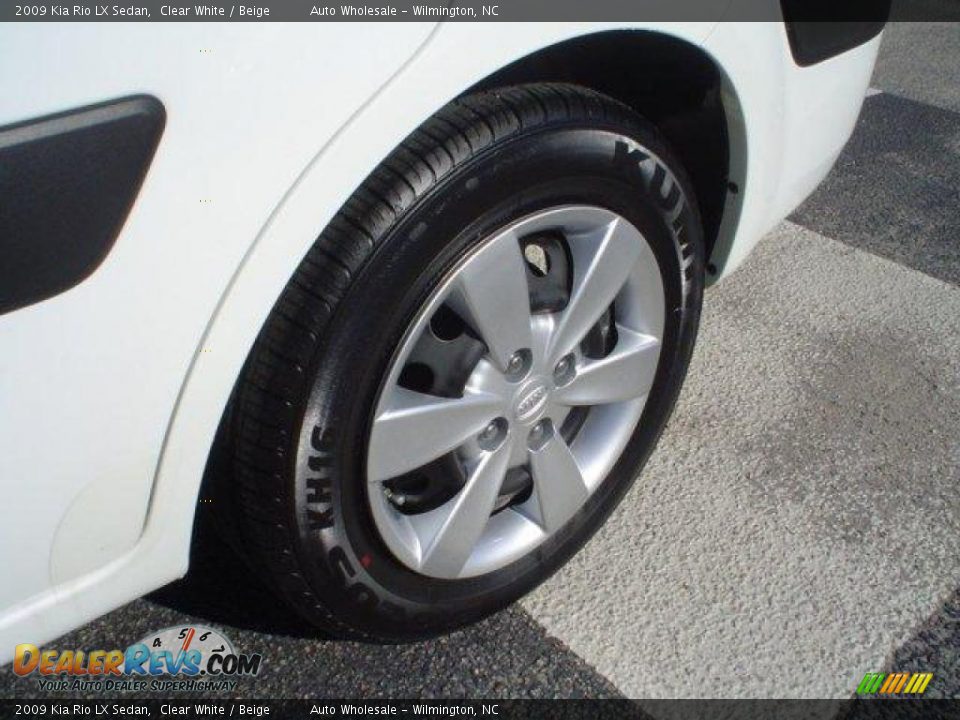 2009 Kia Rio LX Sedan Clear White / Beige Photo #4