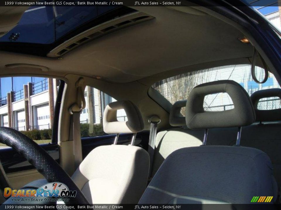1999 Volkswagen New Beetle GLS Coupe Batik Blue Metallic / Cream Photo #10