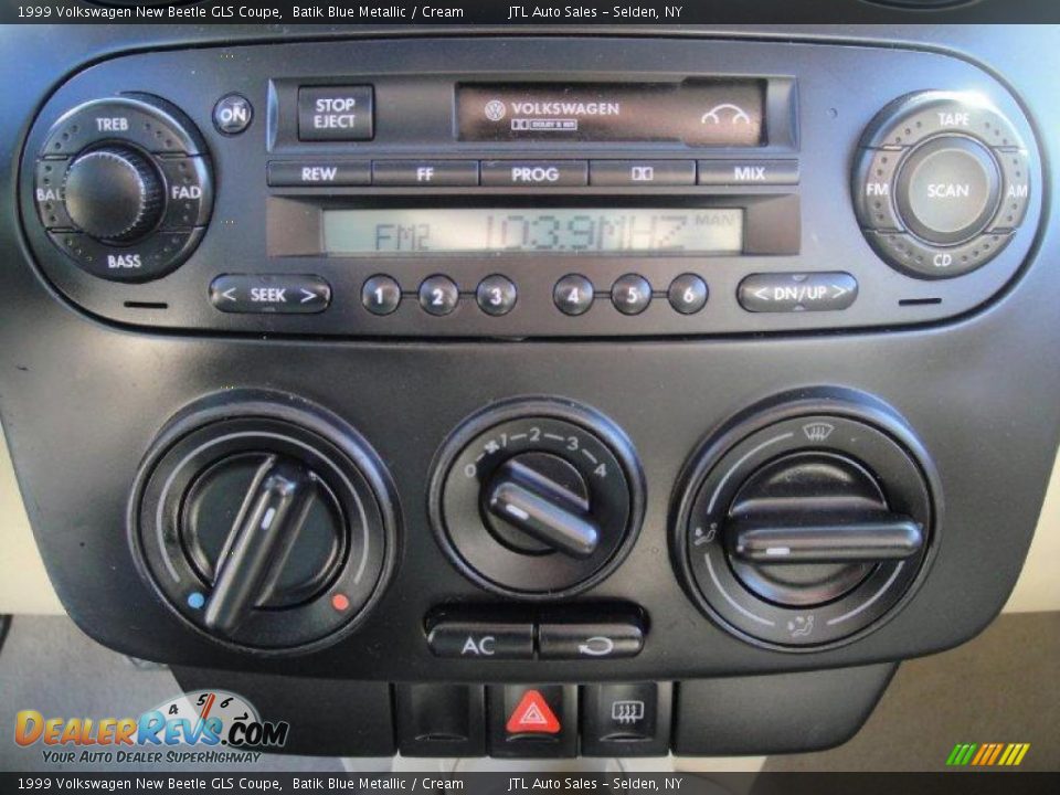 1999 Volkswagen New Beetle GLS Coupe Batik Blue Metallic / Cream Photo #14