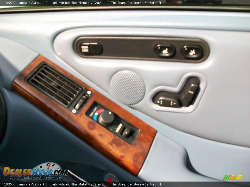 1995 Oldsmobile Aurora 4.0 Light Adriatic Blue Metallic / Gray Photo #15