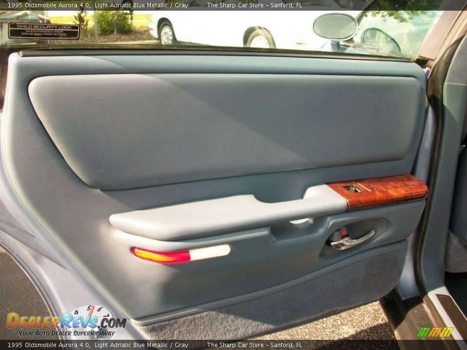 1995 Oldsmobile Aurora 4.0 Light Adriatic Blue Metallic / Gray Photo #16