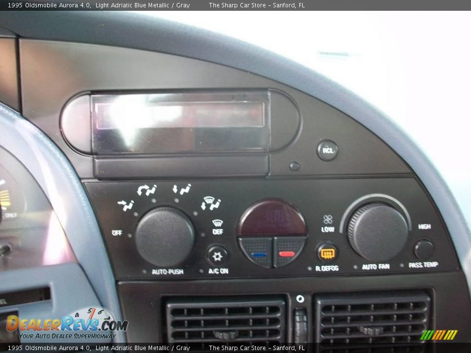 1995 Oldsmobile Aurora 4.0 Light Adriatic Blue Metallic / Gray Photo #19
