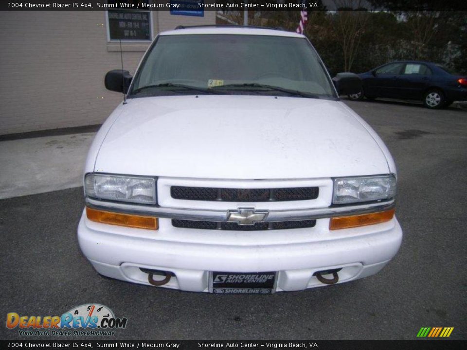 2004 Chevrolet Blazer LS 4x4 Summit White / Medium Gray Photo #1