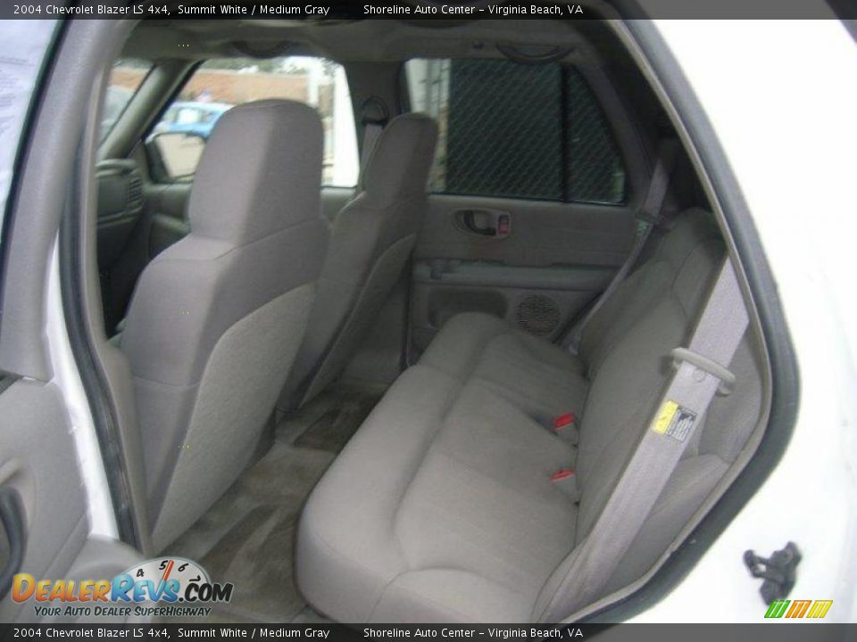2004 Chevrolet Blazer LS 4x4 Summit White / Medium Gray Photo #9