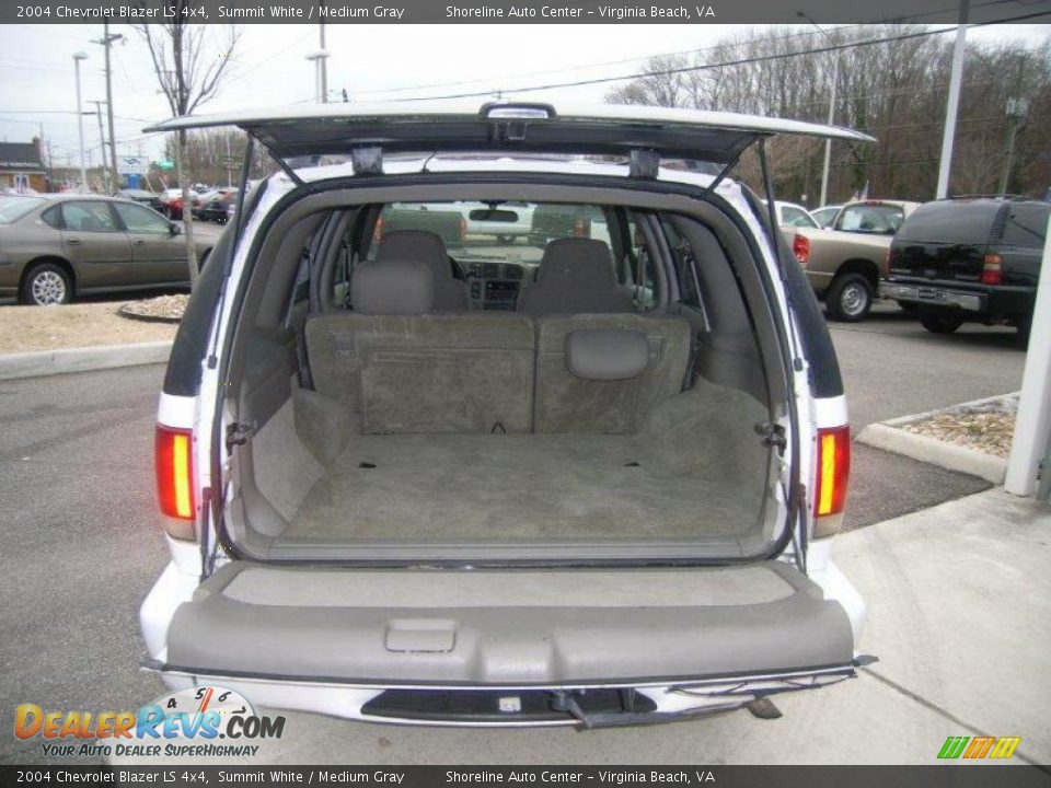 2004 Chevrolet Blazer LS 4x4 Summit White / Medium Gray Photo #11