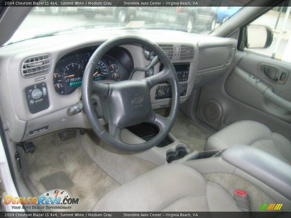 2004 Chevrolet Blazer LS 4x4 Summit White / Medium Gray Photo #16