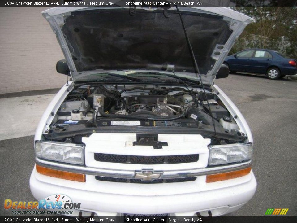 2004 Chevrolet Blazer LS 4x4 Summit White / Medium Gray Photo #19