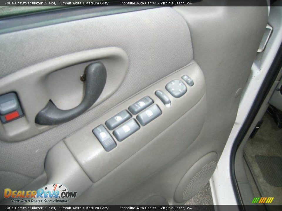 2004 Chevrolet Blazer LS 4x4 Summit White / Medium Gray Photo #21